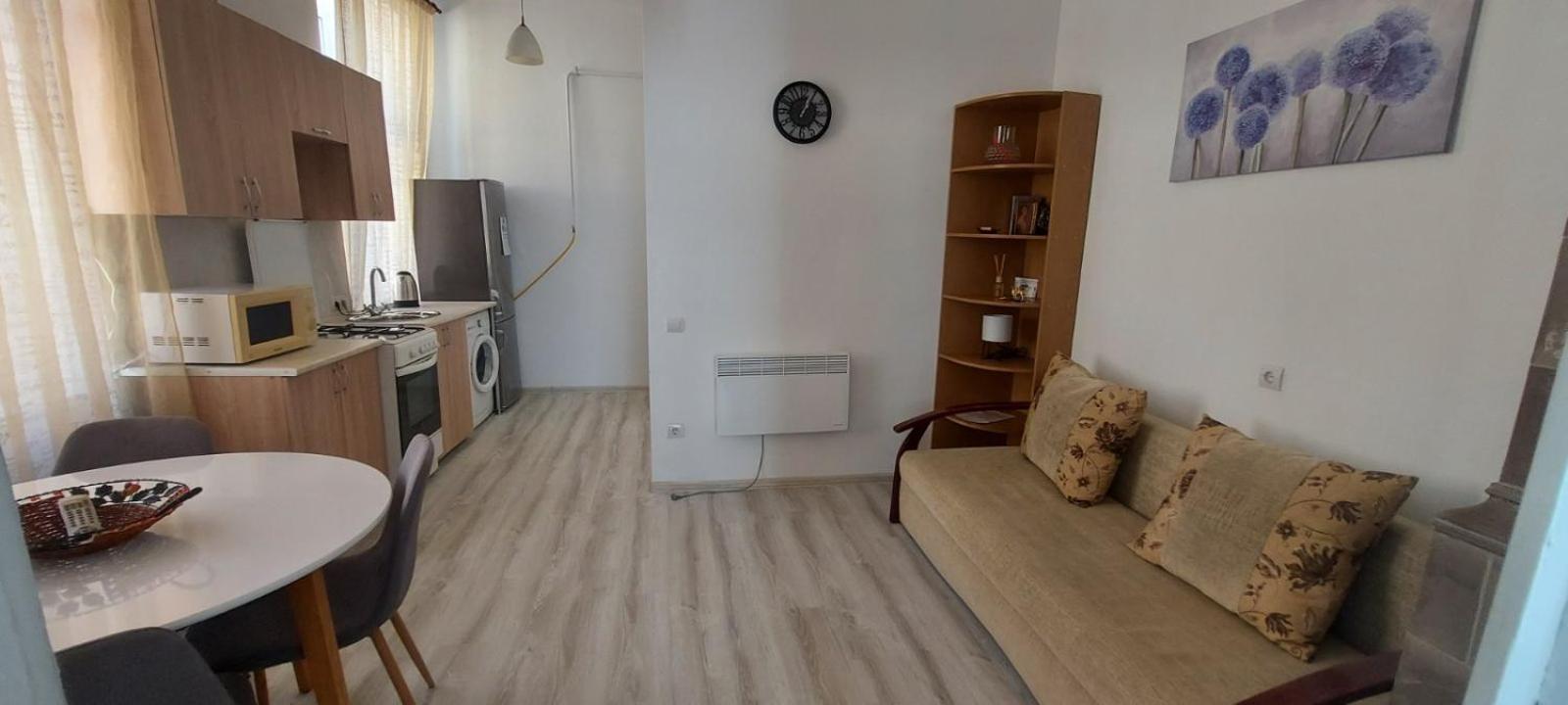 White Rooms On City Center Leopoli Esterno foto