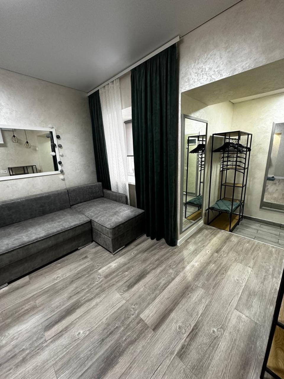 White Rooms On City Center Leopoli Esterno foto